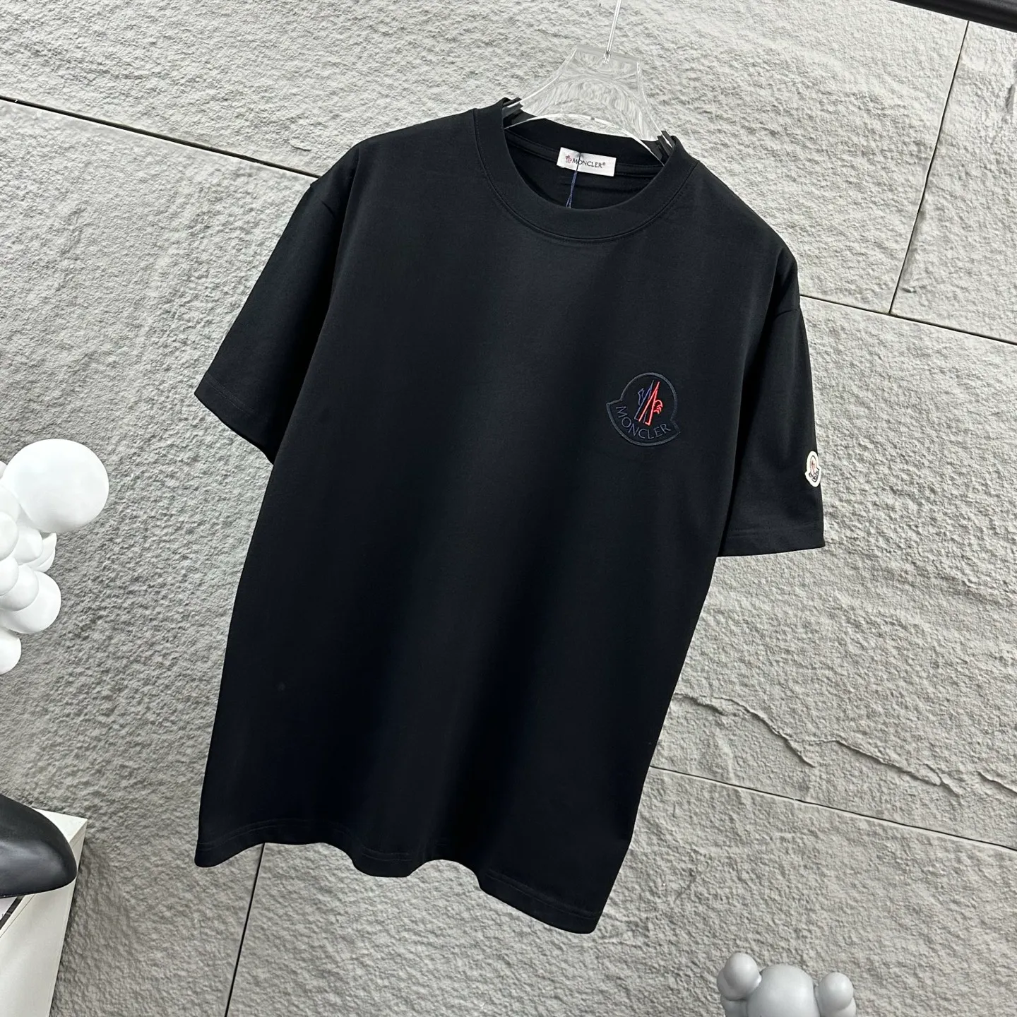 Moncle* *2026 New Arrival Classic T Same Style ：Black White Size： S （90-130 ） M （120-150 ） L （140-165 ） XL （160-180 ） XXL （180-210 ）
